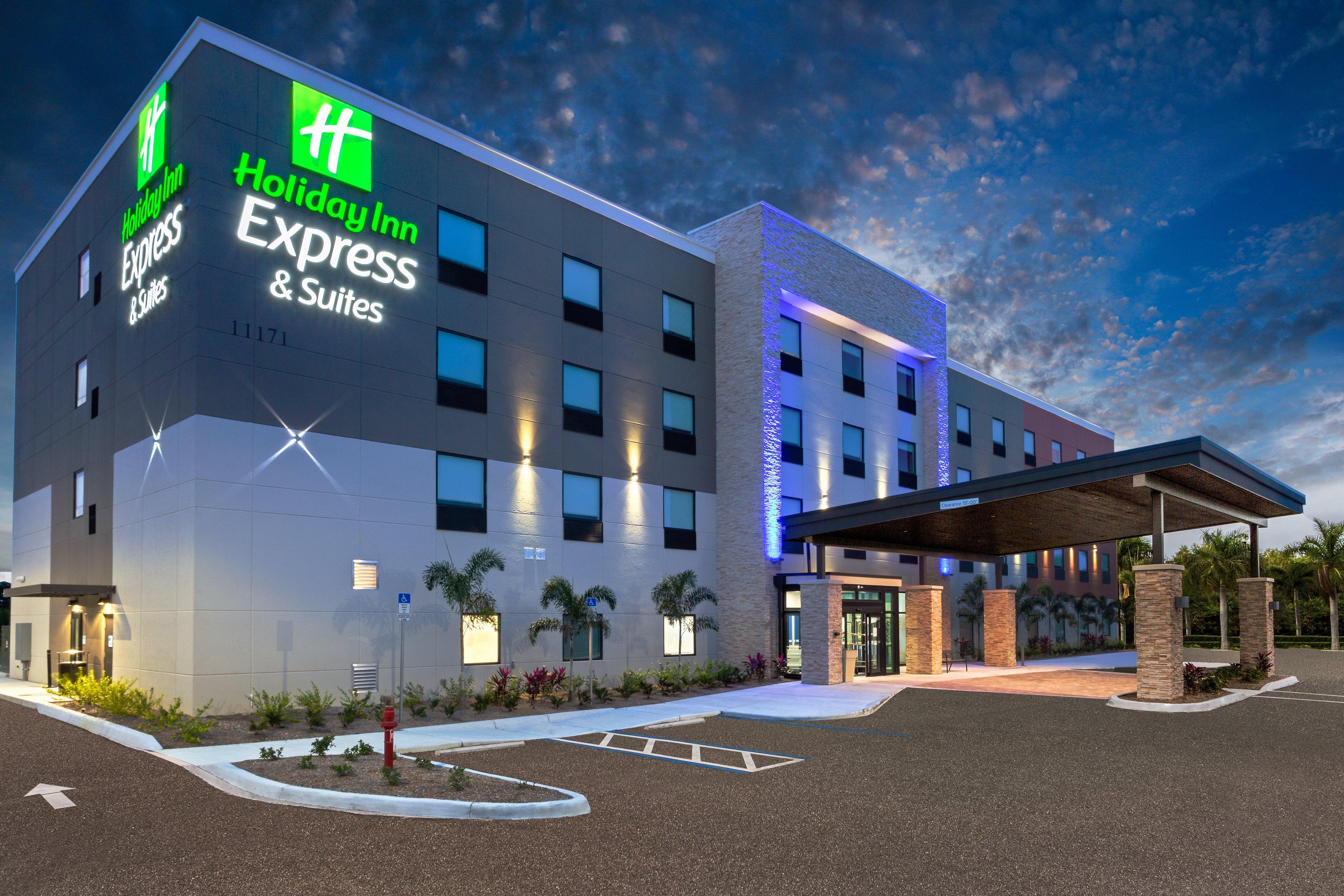 Holiday Inn Express & Suites Ft Myers Beach-Sanibel Gateway By Ihg Форт Майерс Бийч Екстериор снимка